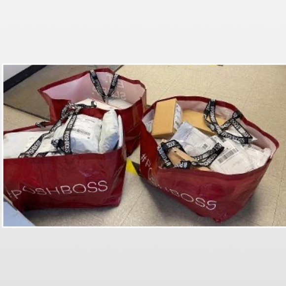 New Poshbabe Swag Bundle With #POSHBOSS Tote & #POSHBABE Tumbler - Picture 4 of 16
